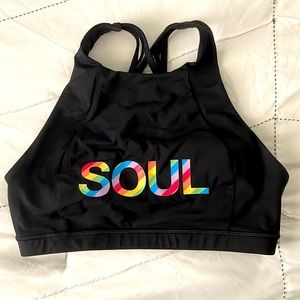 SoulCycle Lululemon Free to Be high neck bra size 8